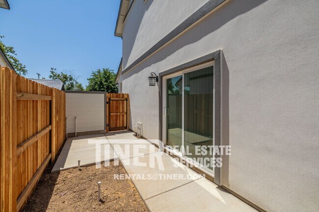 Building Photo - 1511 Bell St