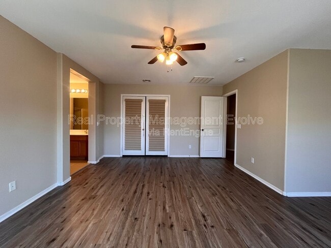 Building Photo - 14707 W Poinsettia Dr