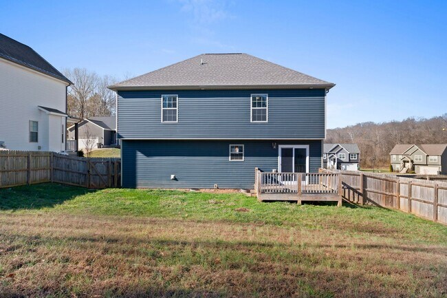 Building Photo - 1385 Sussex Dr