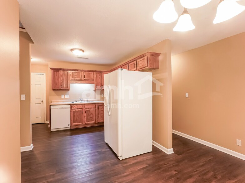 Building Photo - 1006 Hendricks Ct