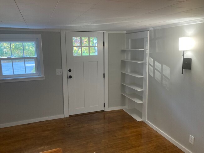 Building Photo - 48 Grove St