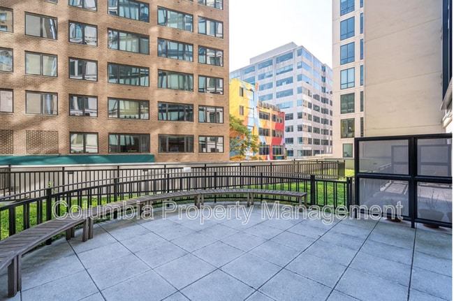 Building Photo - 1133 14th St NW