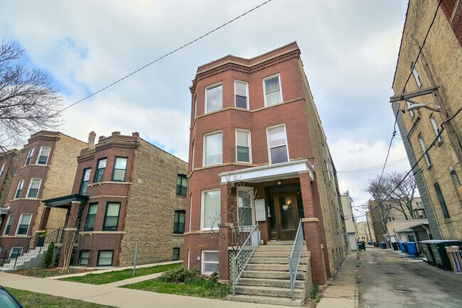 Primary Photo - 2312 W Iowa St