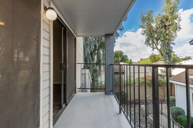 Building Photo - Ready for IMMEDIATE MOVE IN!