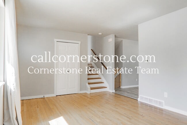 Building Photo - 610 Empress Cir