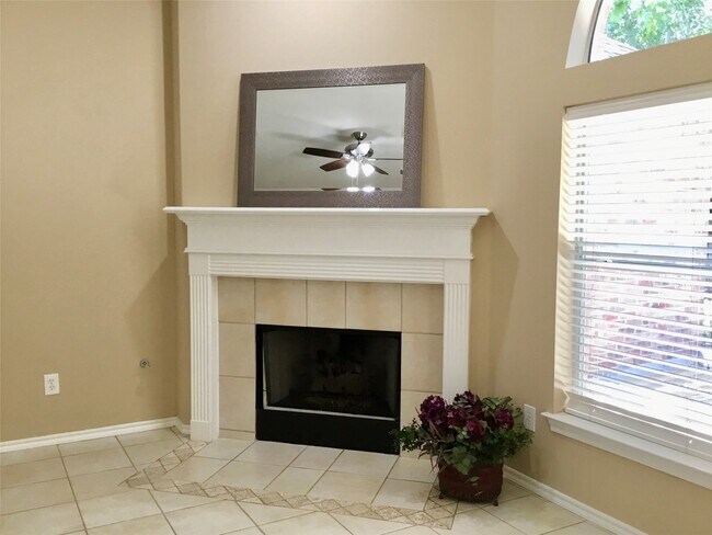 Building Photo - 14 Heron Hollow Ct