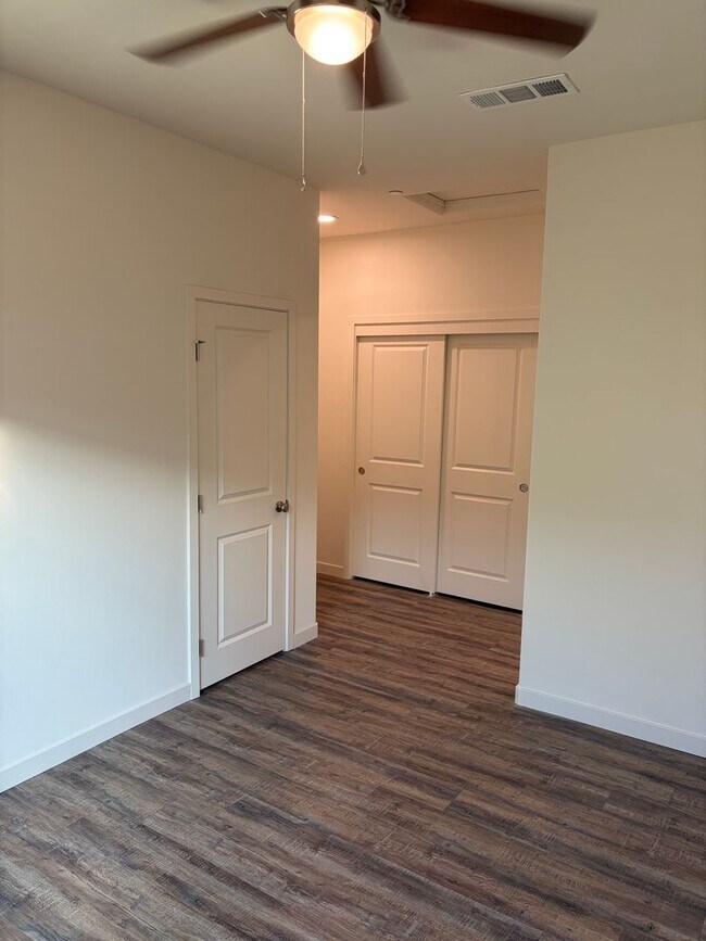 Building Photo - 6010 Cougar Trl