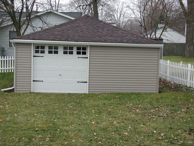 Building Photo - 44179 Grand River Ave