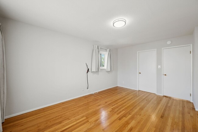 Building Photo - 2727 McGee Ave