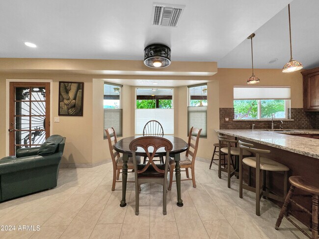 Building Photo - 15036 N Dogwood Ln