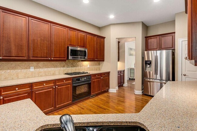 Building Photo - 3019 Riverstone Tr