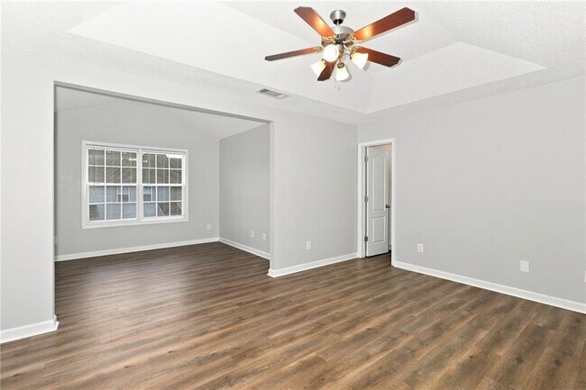 Building Photo - 8648 Thomas Ln