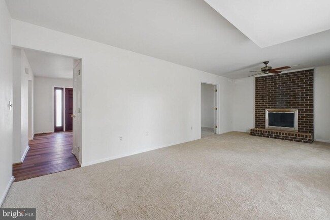 Building Photo - 12451 Plowman Ct