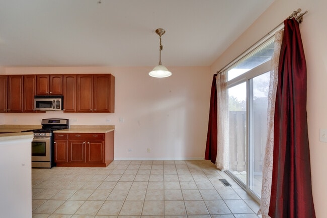 Building Photo - 1838 Crenshaw Cir