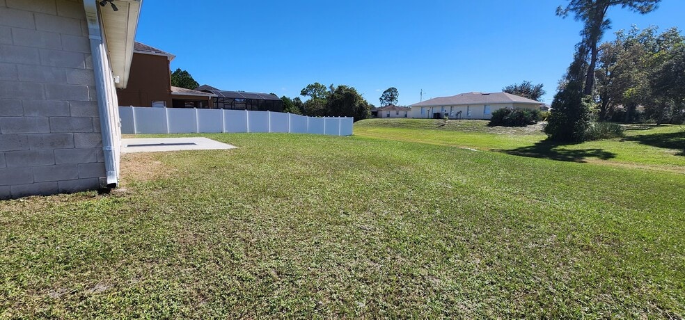 Building Photo - 1231 Apopka Ln