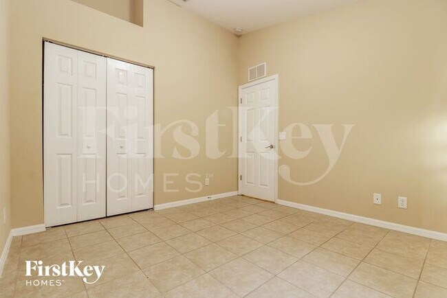 Building Photo - 362 Overbrook St