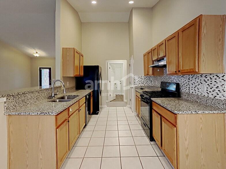 Building Photo - 247 Rockingham Dr