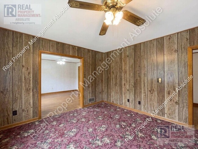 Building Photo - 324 Mammoth Rd