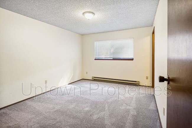 Building Photo - 5660 SW 180th Ave