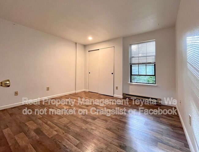 Building Photo - 1338 Puget St
