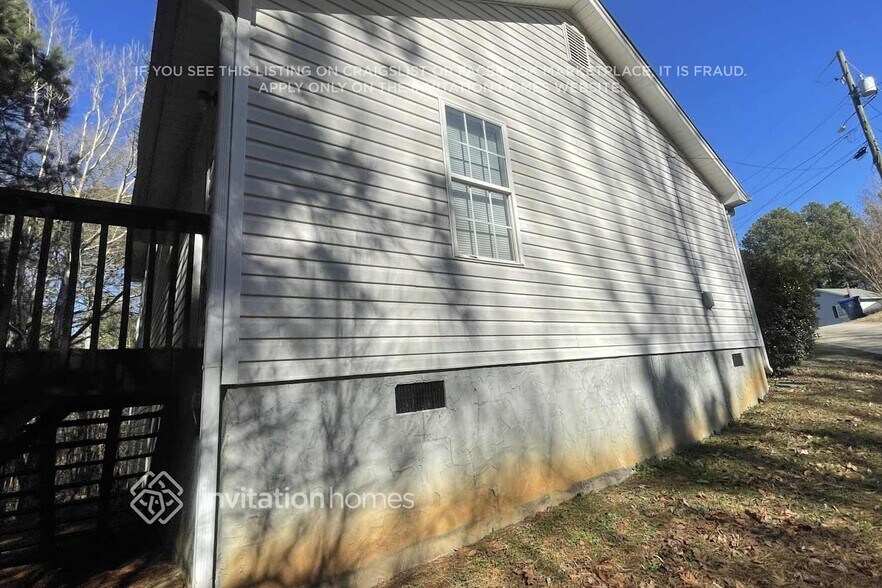 Building Photo - 240 Brookside Dr