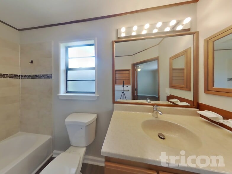 Building Photo - 705 Crimson King Trce