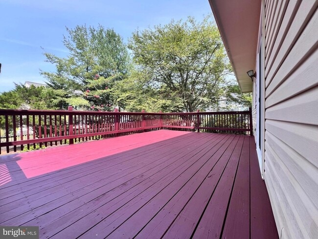 Building Photo - 8596 Trail View Dr