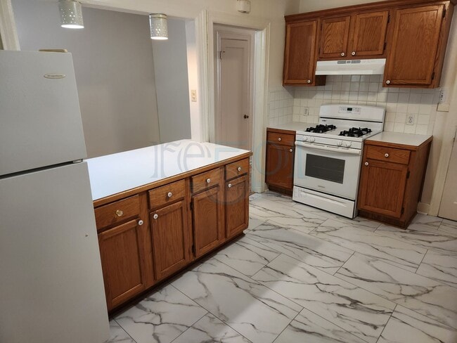 Building Photo - Great 3 Bedroom 1 Bathroom in Forest Heigh...