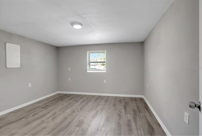 Building Photo - 7210 Parrot Dr