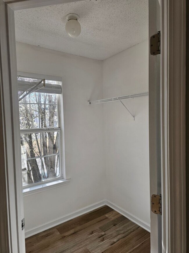 Building Photo - Move In special! 1/2 off the first Months rent!! 2 Bedrooms, 2.5 Baths Townhouse located in a Qui...