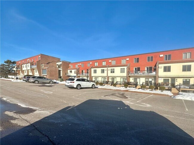 Building Photo - 312 America