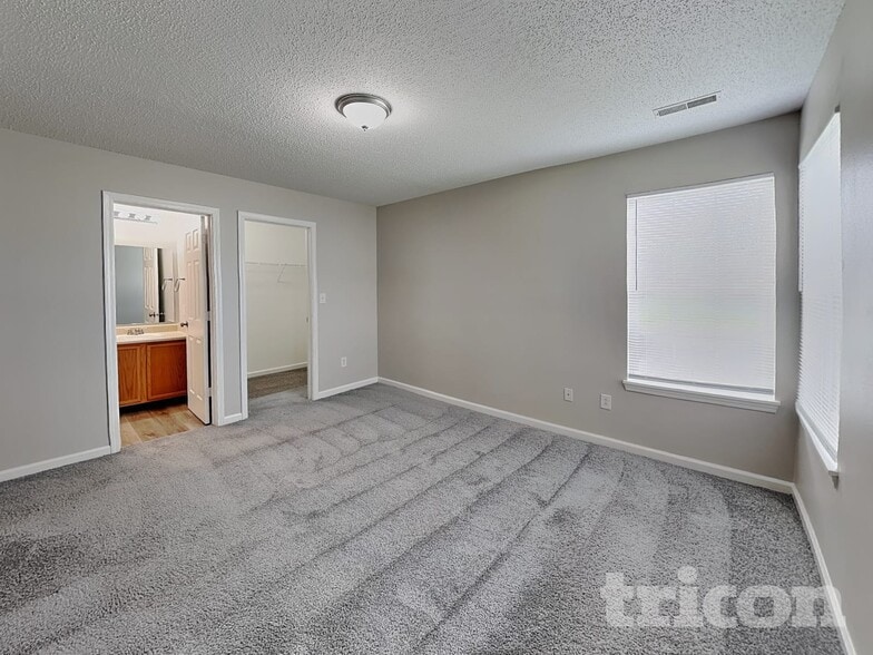 Building Photo - 643 Rocky Meadow Dr