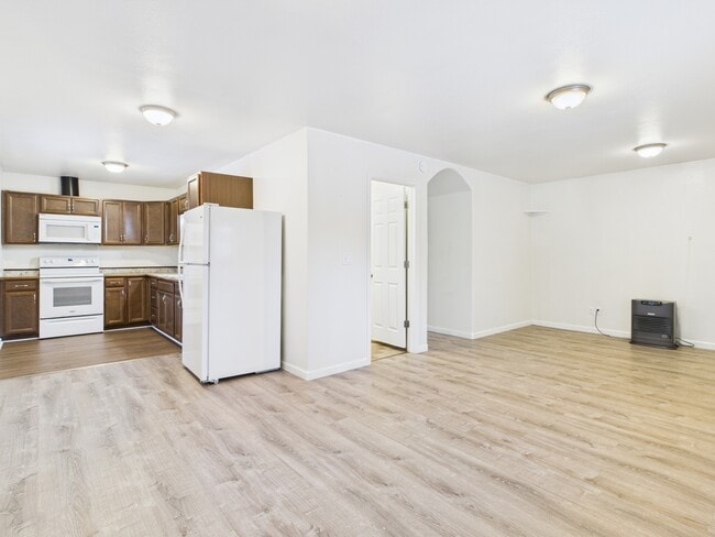 Building Photo - 2377 Edsson Ave