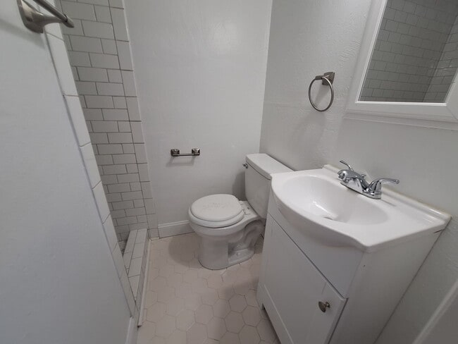 Building Photo - 3303 Candlewood Dr