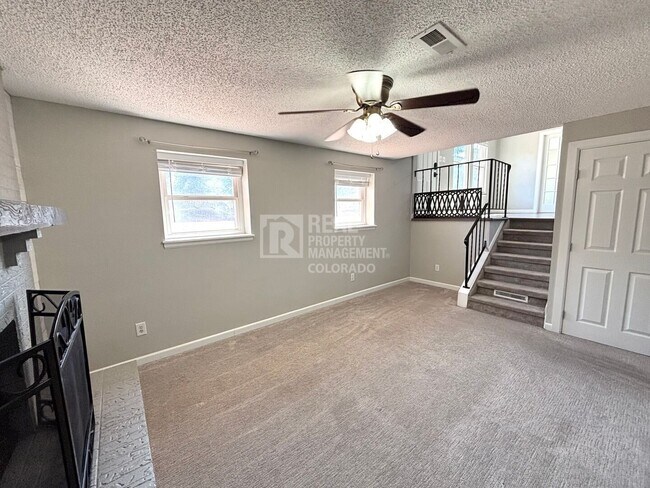 Building Photo - 2886 Monica Dr W