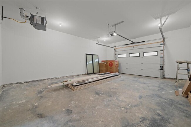 Building Photo - 7404 N Paw St