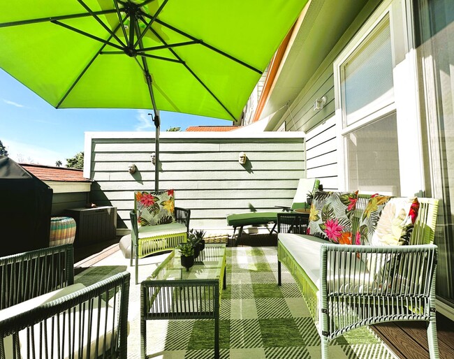 Building Photo - 234 Windsor River Rd