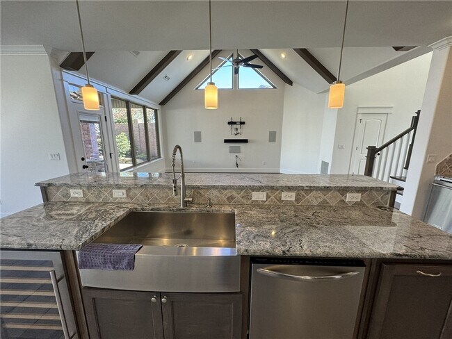 Building Photo - 21 S Prairie Dunes Dr