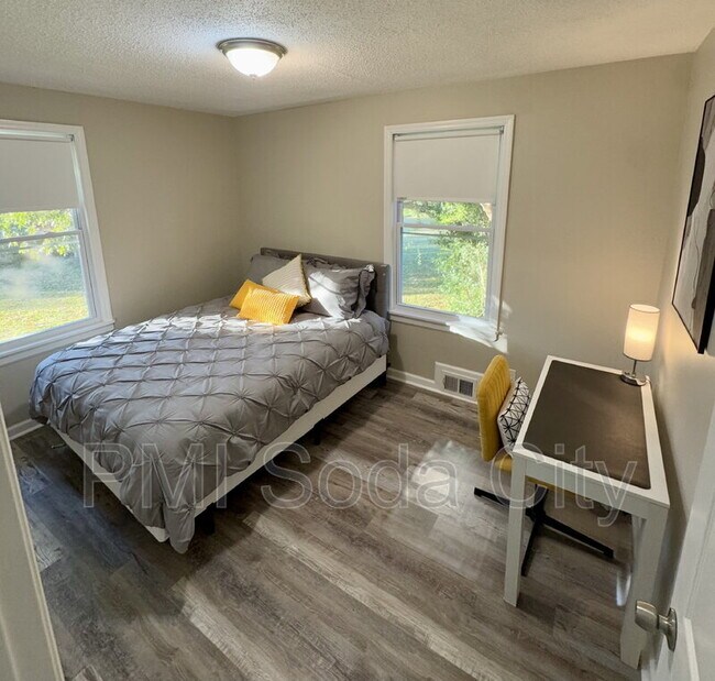 Building Photo - 3615 Truman St