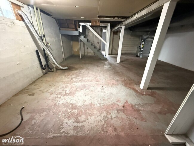 Building Photo - 211 S 16th Ave