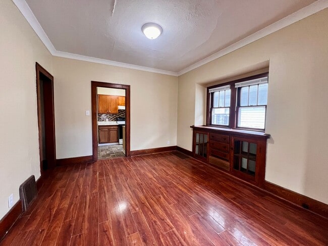 Building Photo - 3 Bedroom House