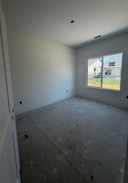 Building Photo - 1010 N Kansas St