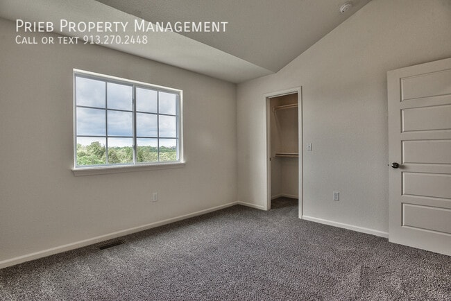 Building Photo - 21581 W 126th Terrace