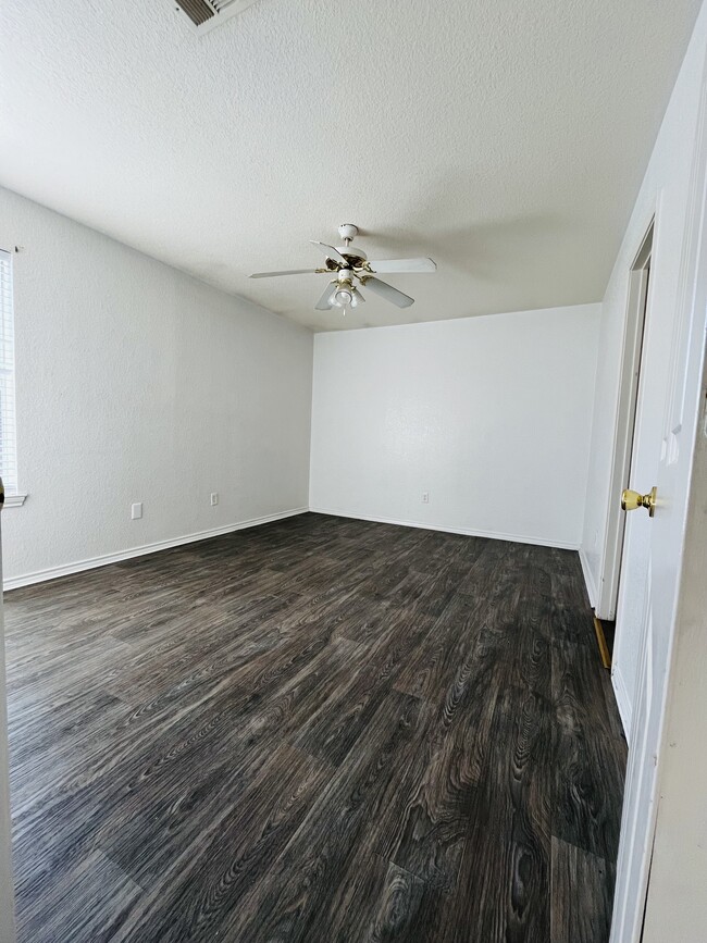 Building Photo - 2804 Cantabrian Dr