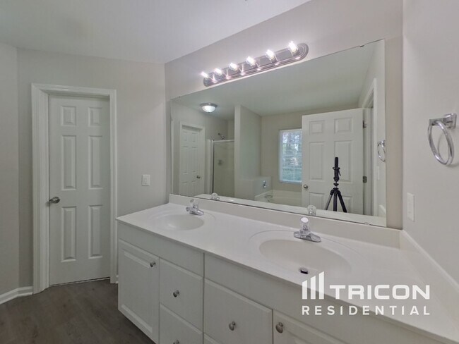 Building Photo - 9701 Pecota Ln