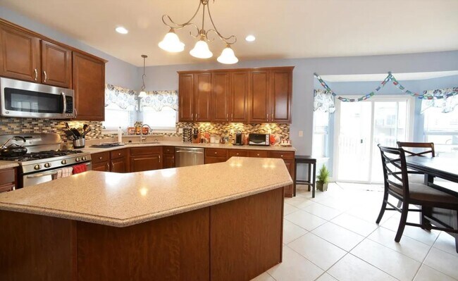 Building Photo - 1425 Red Oak Plantation Dr