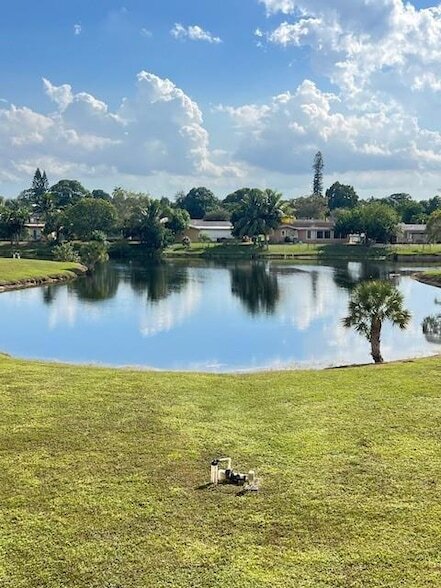 Building Photo - 8435 Sunrise Lakes Blvd