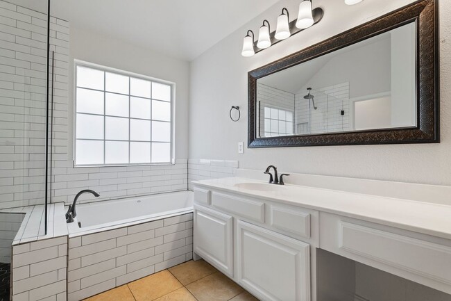 Building Photo - 5910 Spring Hill Dr