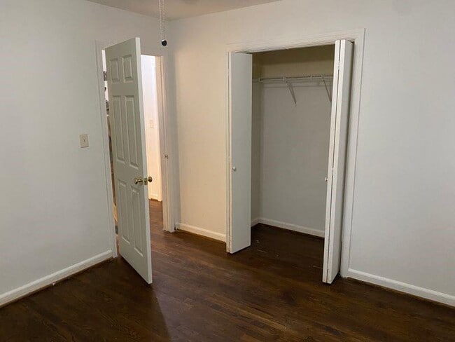 Building Photo - 1970 Wells Dr SW