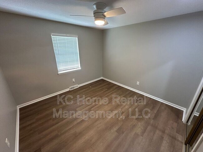 Building Photo - 8640 N Hull Ave